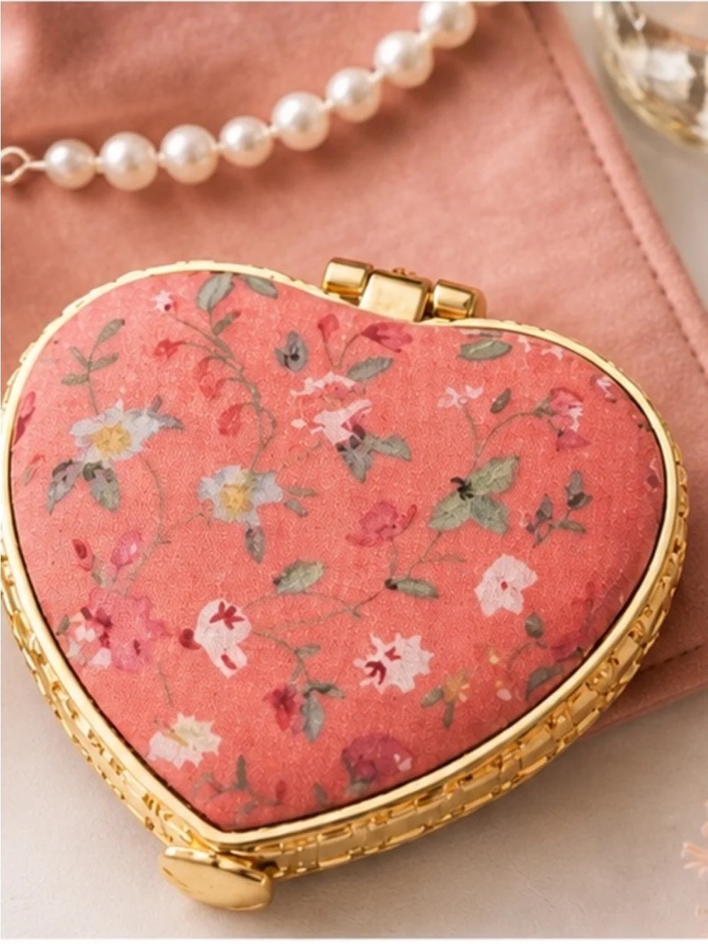 Heart-Shaped Floral Compact Mirror